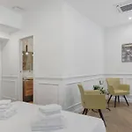La Dimora Luxury Piazza Mazzini Séjour chez l'habitant *
